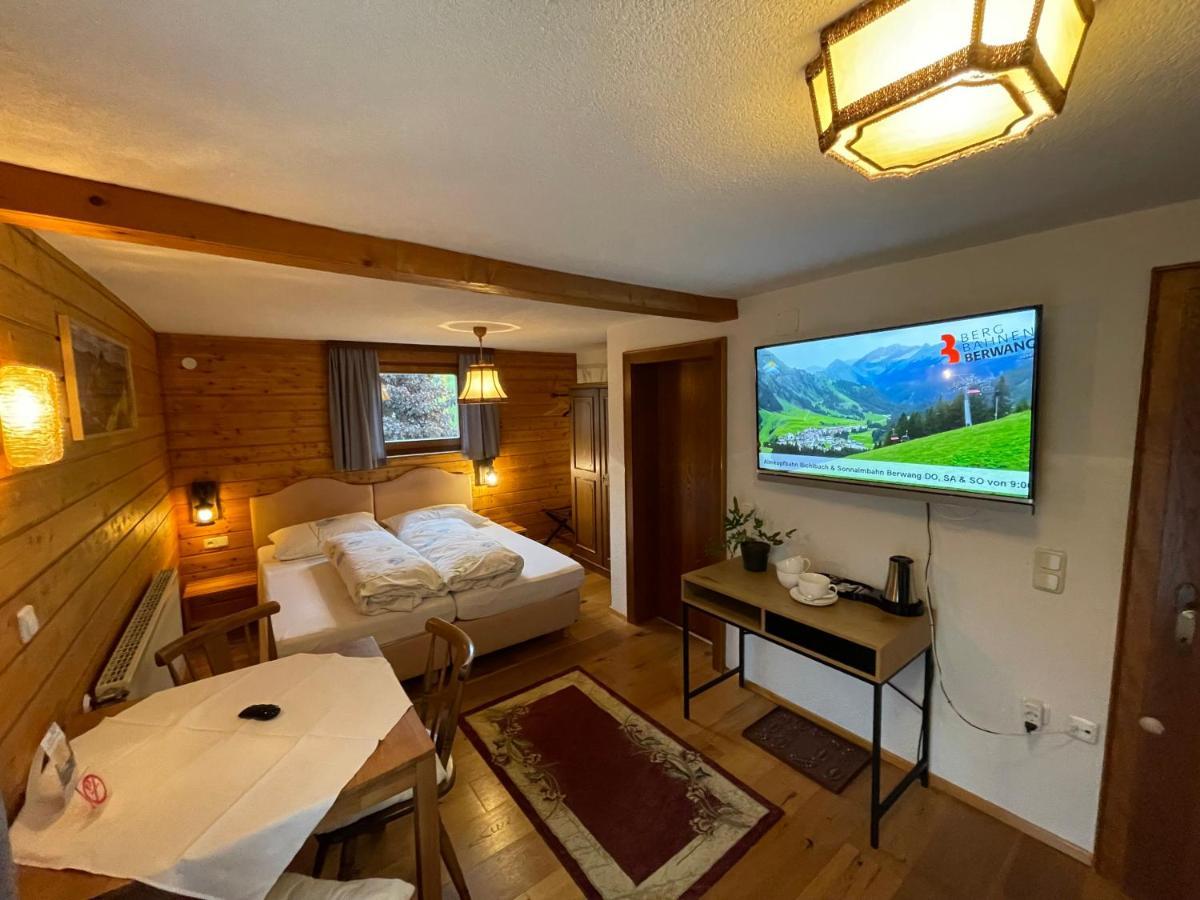 Gaestehaus Zugspitzblick Berwang Luaran gambar
