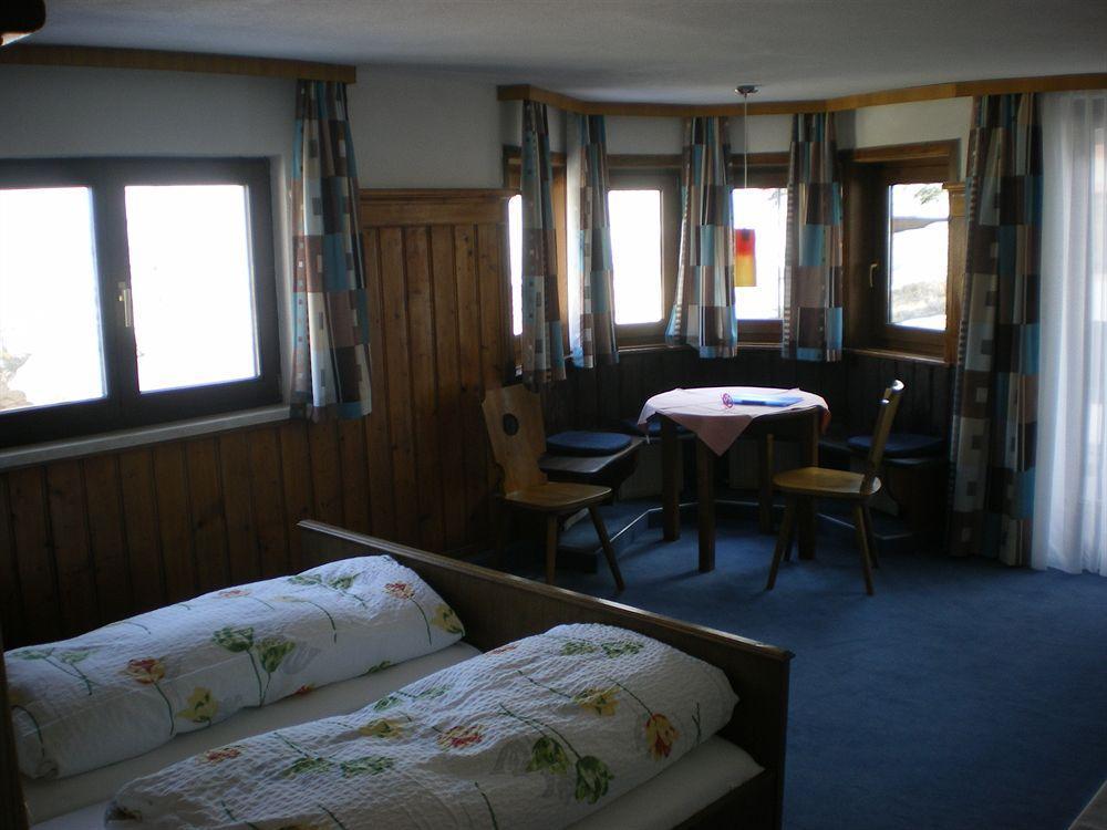 Gaestehaus Zugspitzblick Berwang Luaran gambar